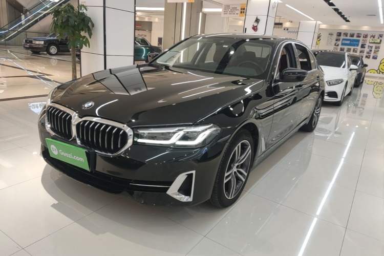 BMW 5 series 2022 — фото 1