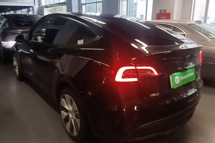 Tesla Model Y 2022 — 4