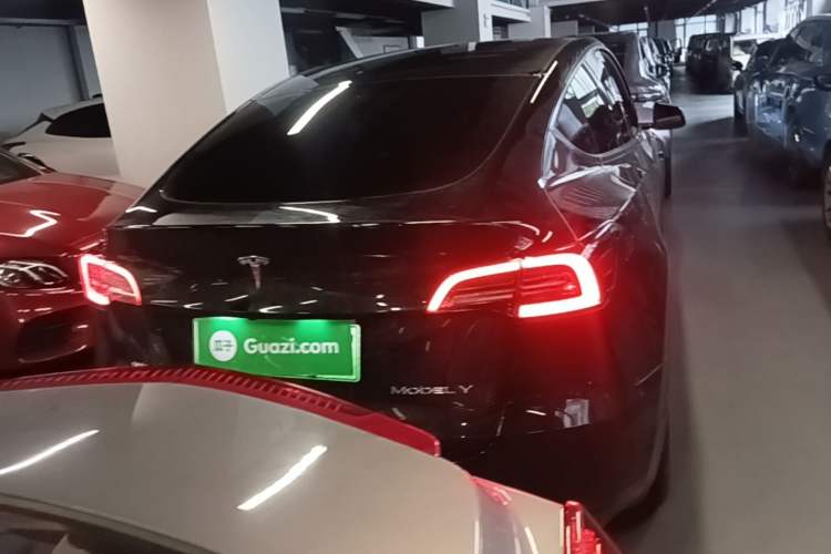Tesla Model Y 2022 — 5