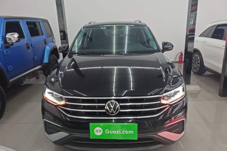 Volkswagen Tiguan L 2023 — 2