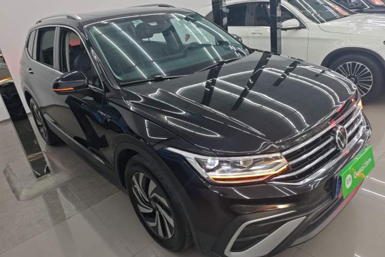 Volkswagen Tiguan L 2023 — 3