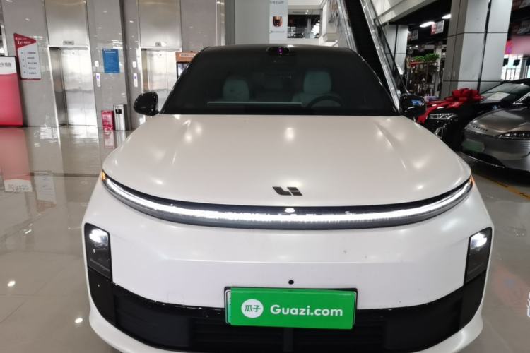Li Auto L6 2025 — 2