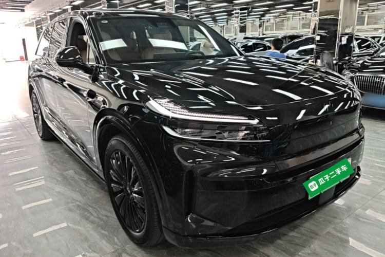 Onvo Luxeed L90 2025 — 3