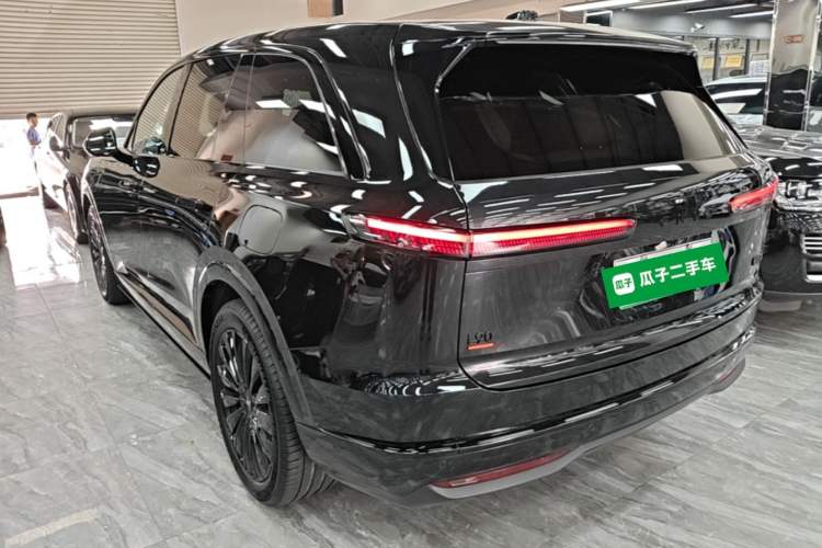 Onvo Luxeed L90 2025 — 4