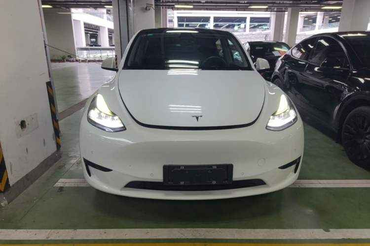 Tesla Model Y 2022 — 2
