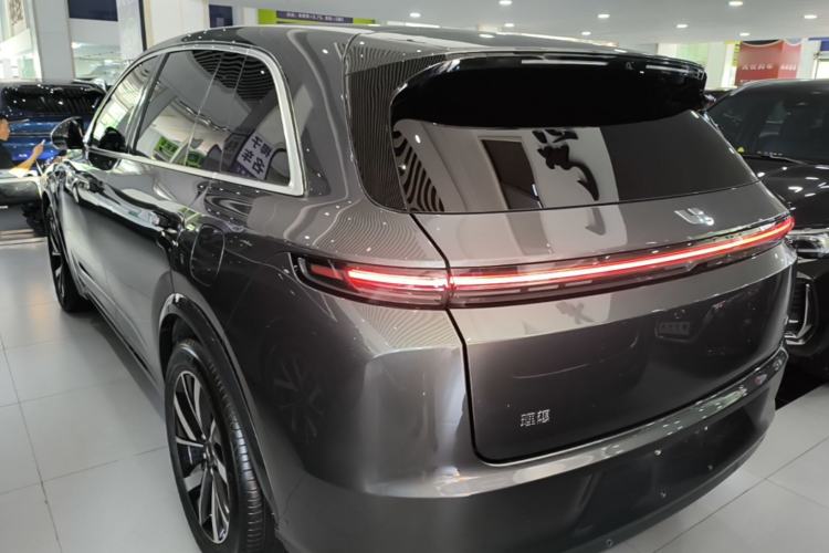 Li Auto L7 2023 — 4