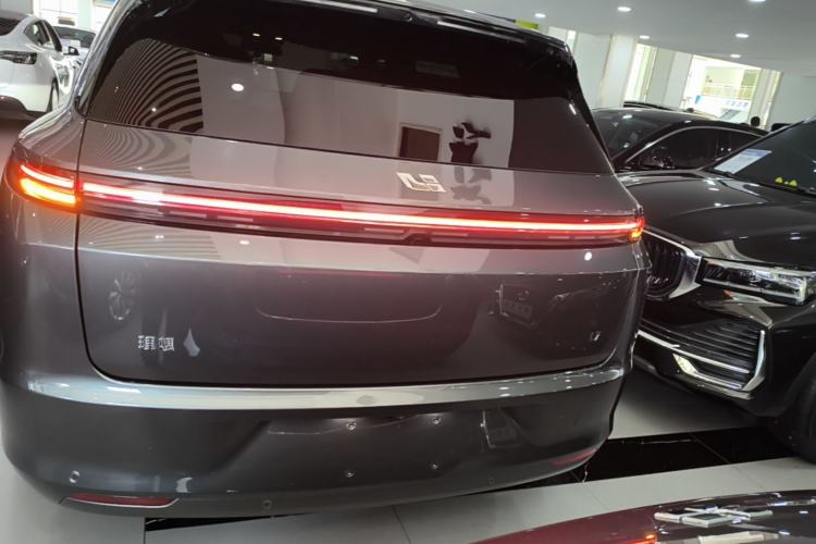 Li Auto L7 2023 — 5