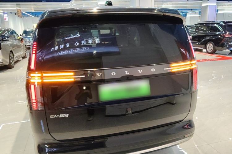 Volvo EM90 2025 — 5