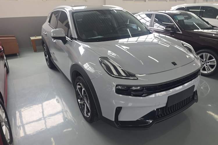 Lynk & Co 06 EM-P 2022 — 3