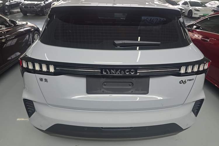 Lynk & Co 06 EM-P 2022 — 5