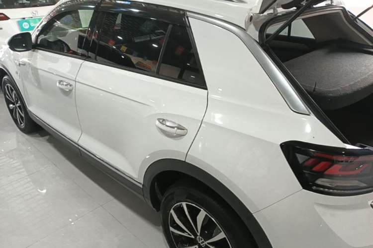 Volkswagen T-ROC 2025 — 4