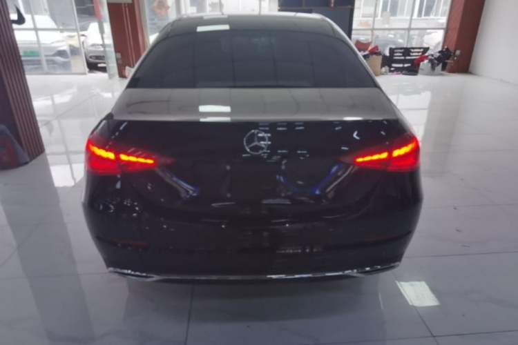 Mercedes-Benz C 260 L 2024 — 5