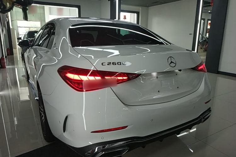 Mercedes-Benz C 260 L 2023 — фото 4
