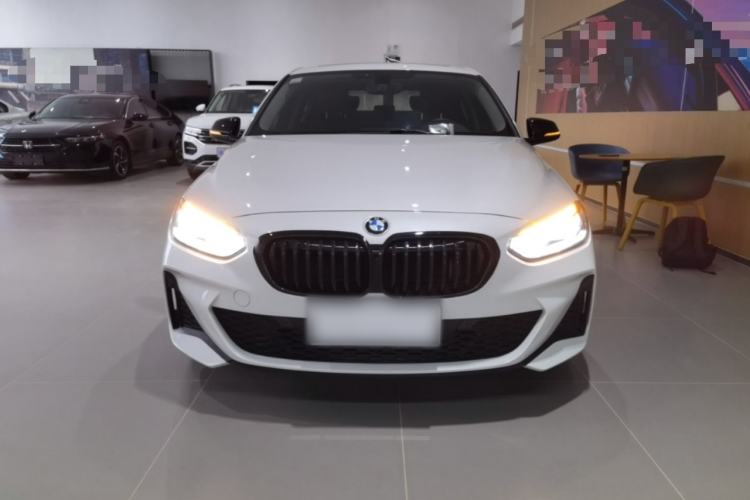 BMW 120i 2021 — фото 2