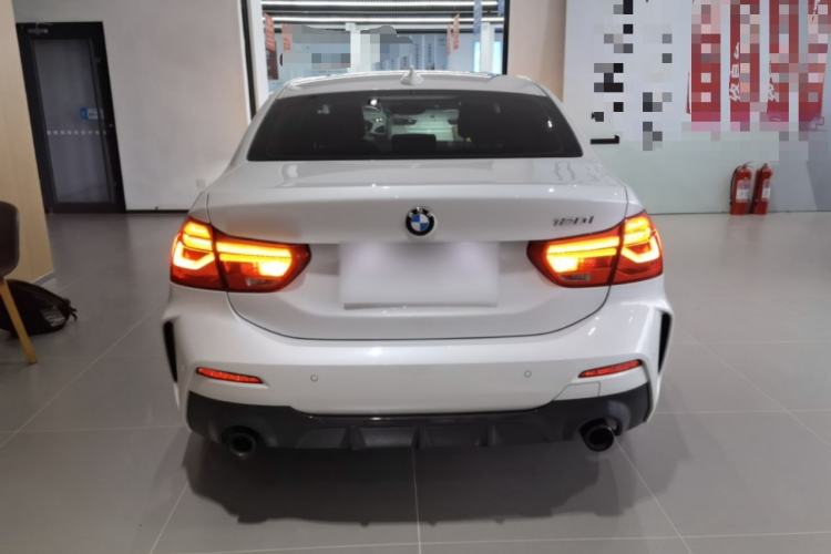 BMW 120i 2021 — фото 5
