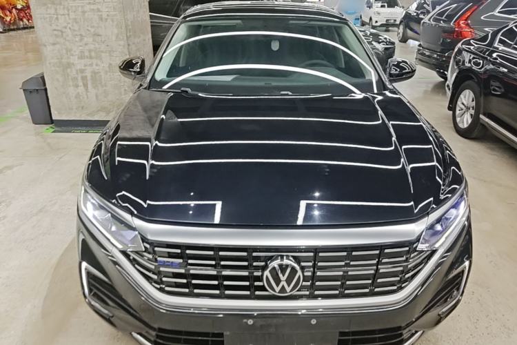 Volkswagen Passat 2022 — 2