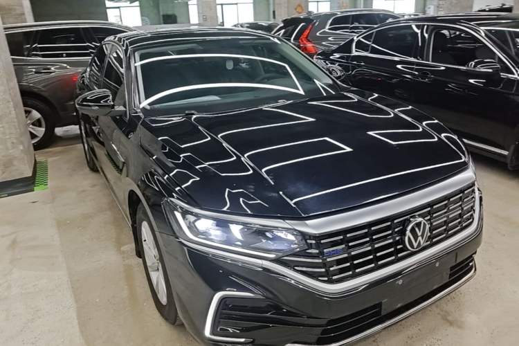 Volkswagen Passat 2022 — 3