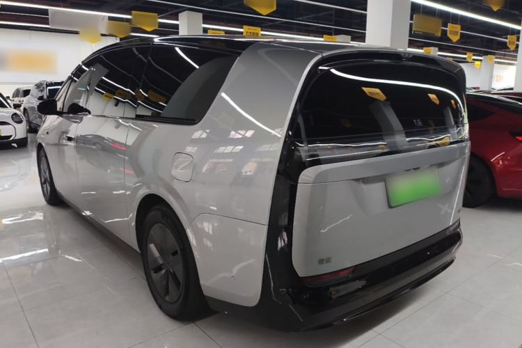 Li Auto MEGA 2024 — 4