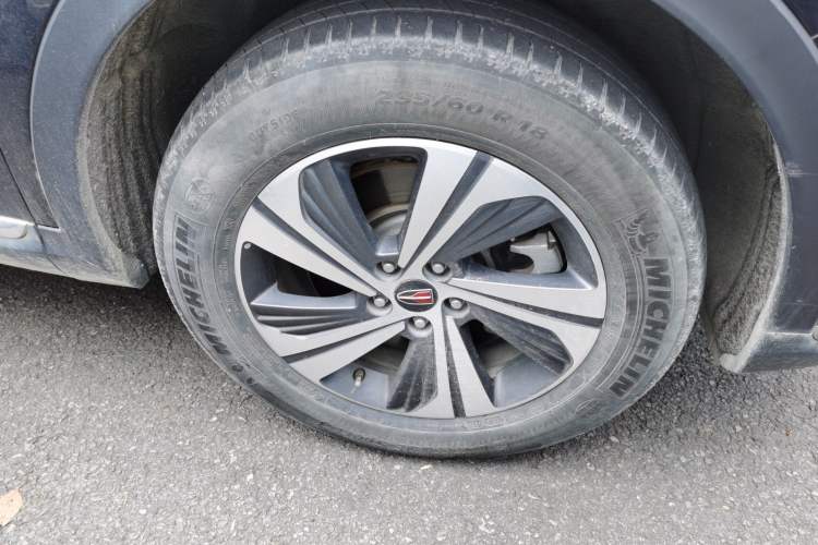 Hongqi HS5 2019 — 5