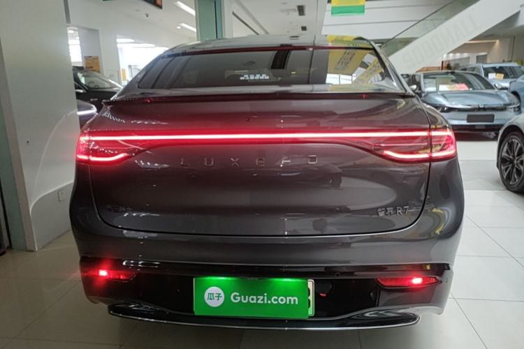 Luxeed R7 2025 — 5