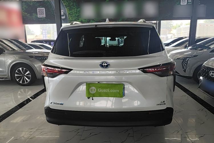 Toyota Sienna 2023 — 5