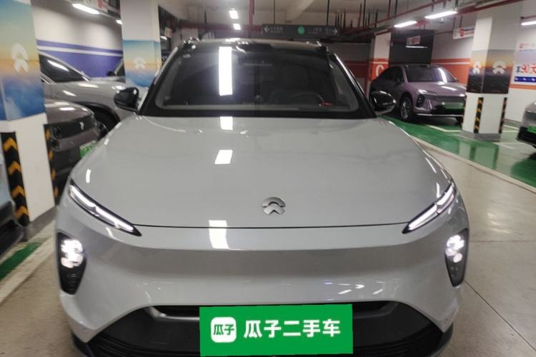NIO ES8 2023 — 2