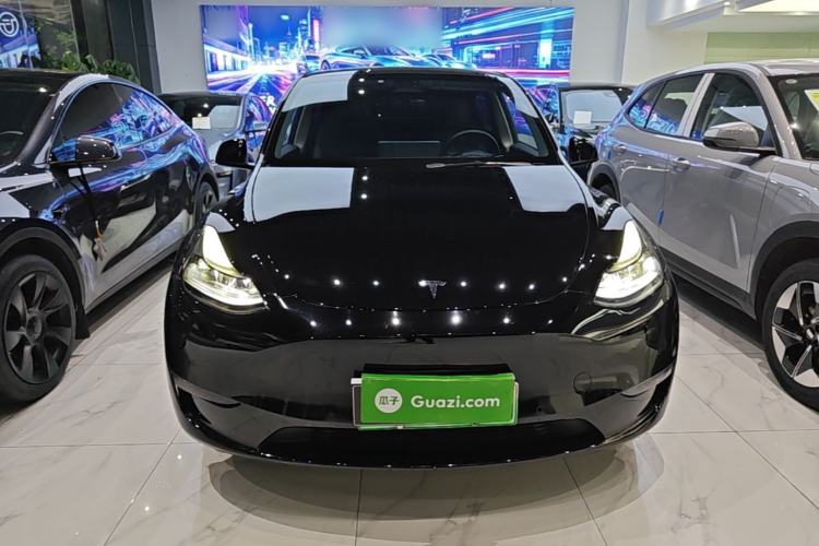 Tesla Model Y 2022 — 2
