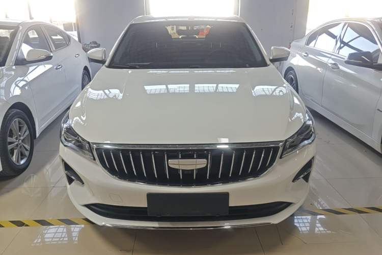 Geely Emgrand 2026 — 2