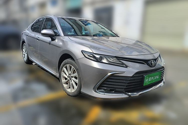 Toyota Camry 2023 — фото 3