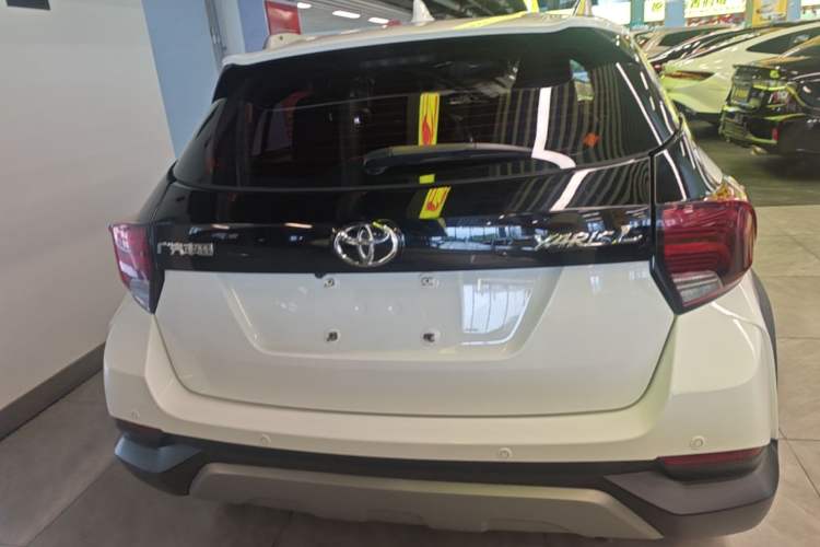 Toyota Yaris L 2020 — 5