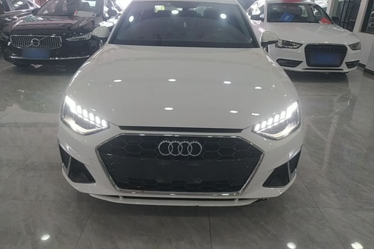 Audi A4 2022 — 2
