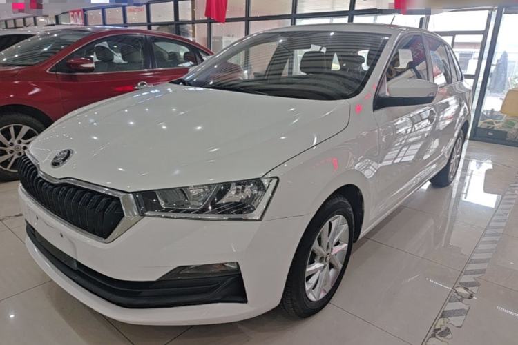 Skoda Rapid 2020 — фото 1