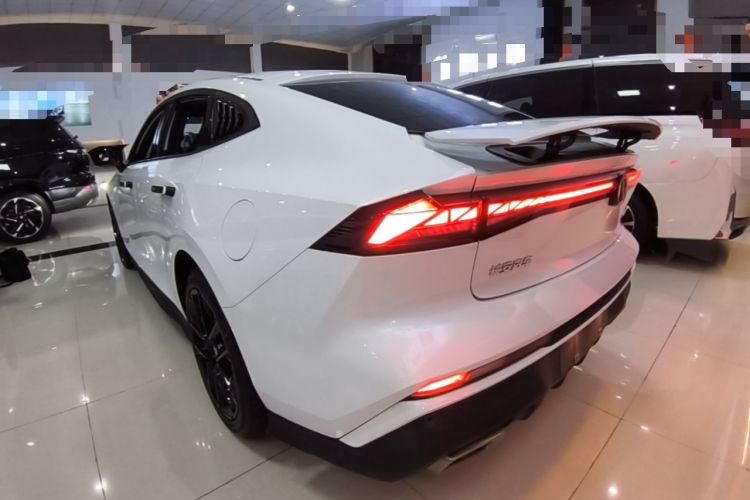 ChangAn UNI-V 2024 — 4