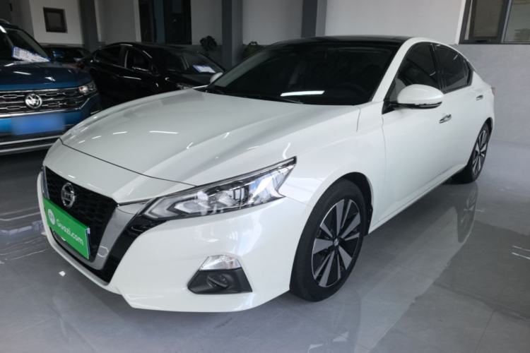 Nissan Altima 2021 — фото 1