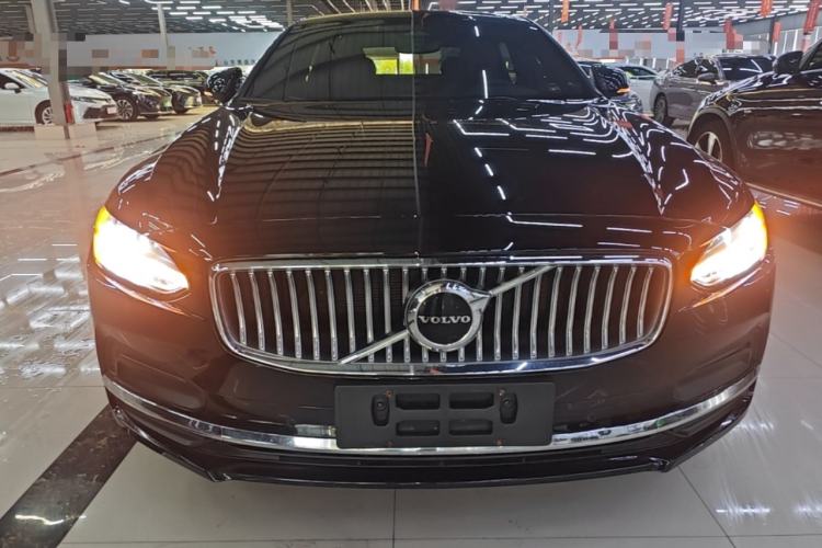 Volvo S90 2022 — 2