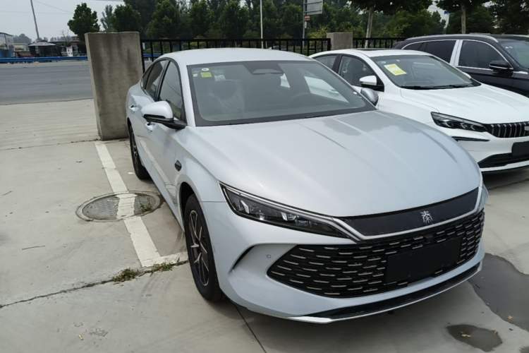 BYD Qin L 2026 — 3