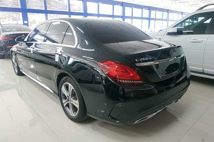 Mercedes-Benz C 260 L 2020 — 4
