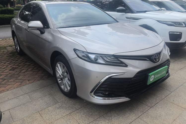 Toyota Camry 2021 — 3