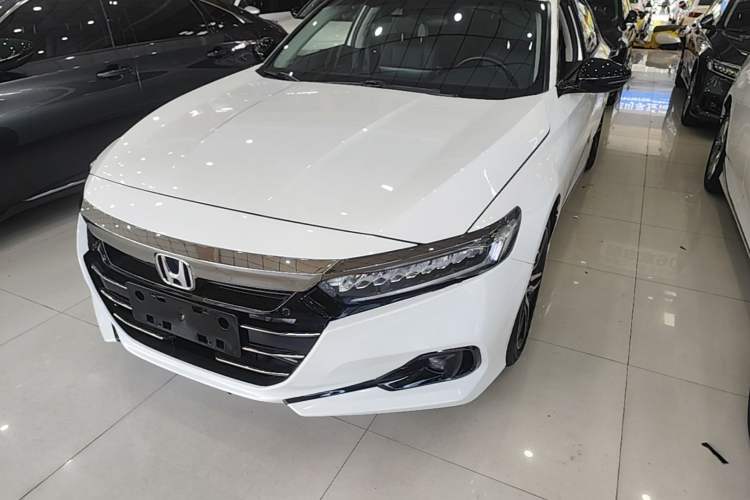 Honda Accord 2022 — фото 1