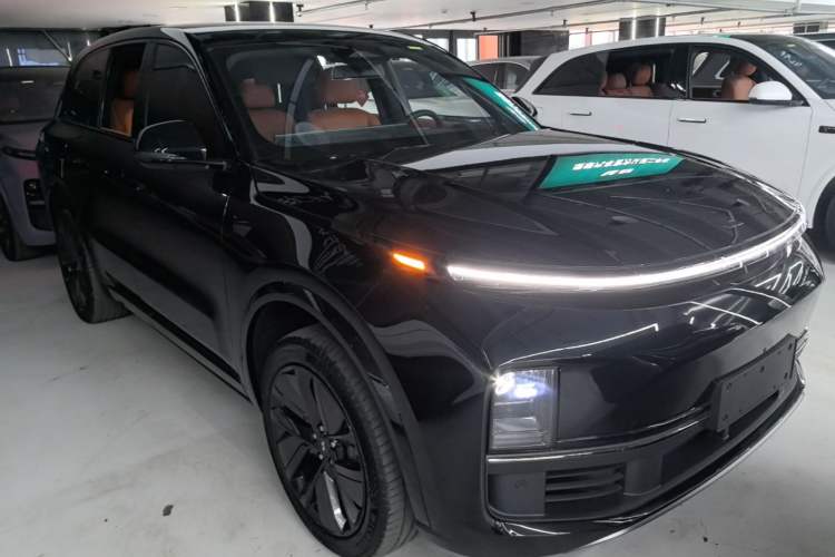 Li Auto L8 2024 — 3