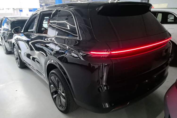 Li Auto L8 2024 — 4