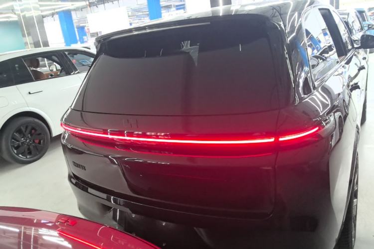 Li Auto L8 2024 — 5