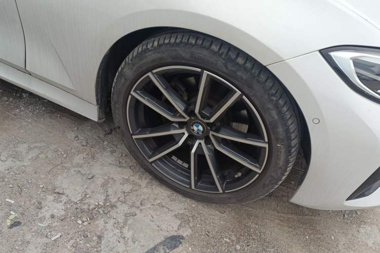 BMW 325Li 2021 — 5