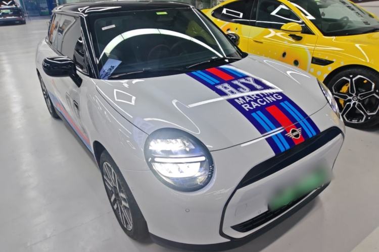 MINI Cooper 2025 — 3