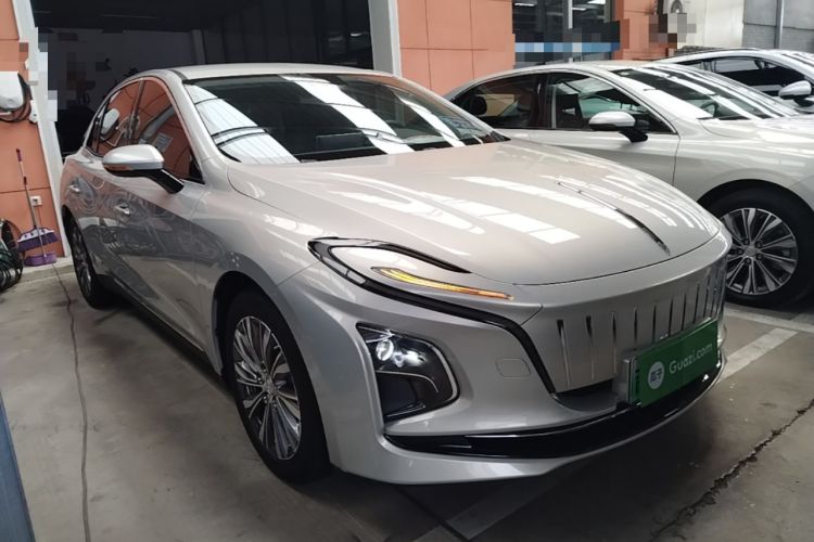 Hongqi E-QM5 2022 — 3