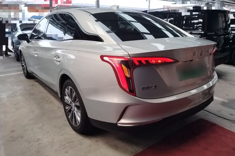 Hongqi E-QM5 2022 — 4