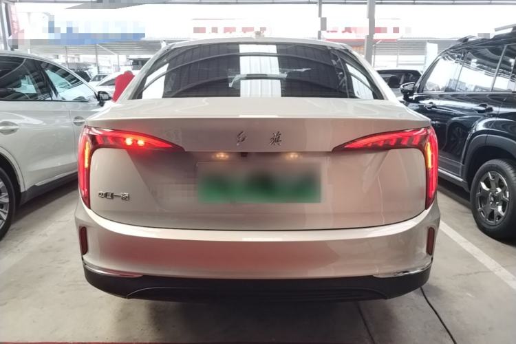 Hongqi E-QM5 2022 — 5