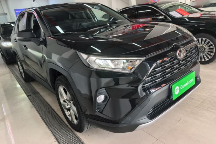 Toyota RAV4 2022 — 3
