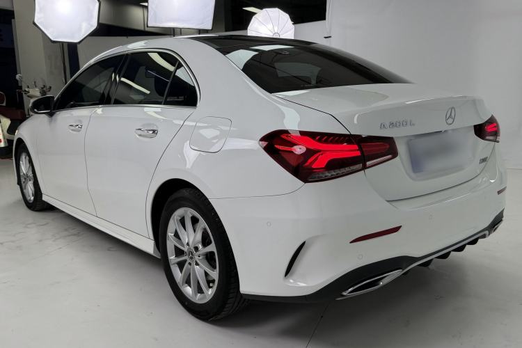 Mercedes-Benz A 200 L 2020 — фото 4