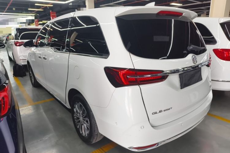 Buick GL8 2023 — 4